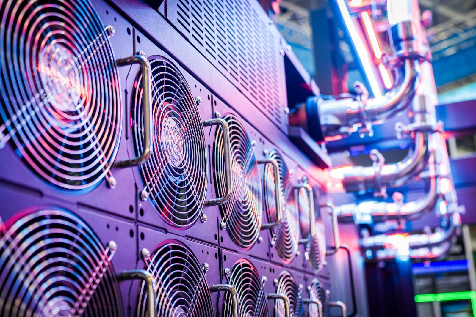Server cooling infrastructure in a modern data centre